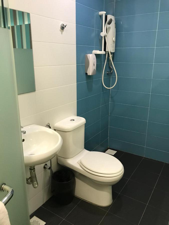 Goody Hotel Johor Bahru Buitenkant foto