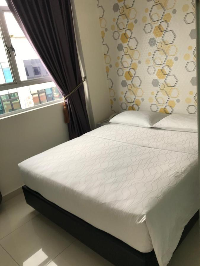 Goody Hotel Johor Bahru Buitenkant foto