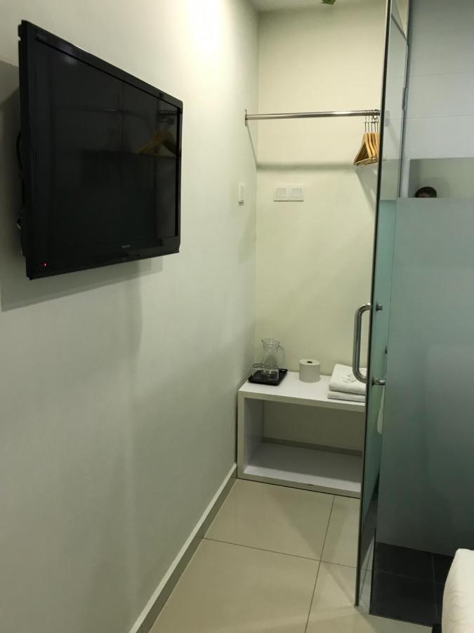 Goody Hotel Johor Bahru Buitenkant foto