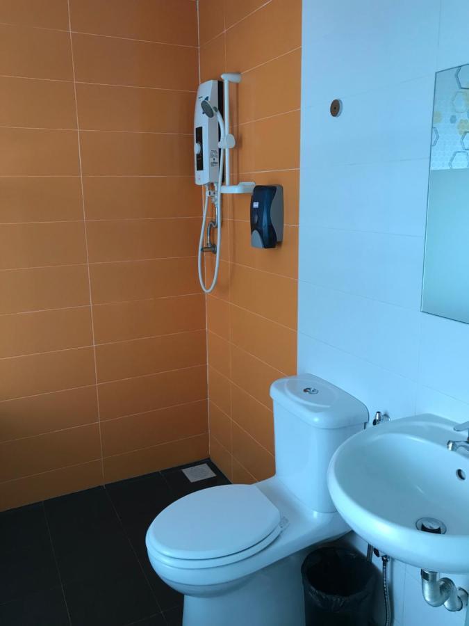Goody Hotel Johor Bahru Buitenkant foto