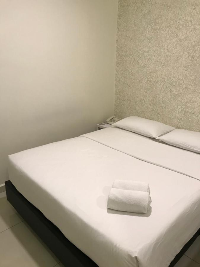 Goody Hotel Johor Bahru Buitenkant foto