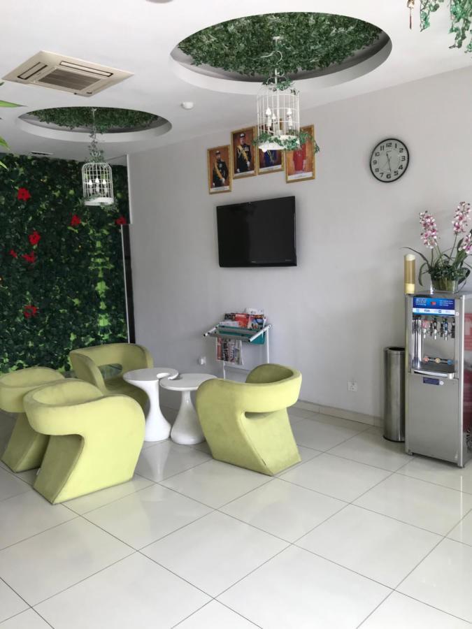 Goody Hotel Johor Bahru Buitenkant foto
