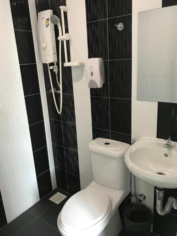 Goody Hotel Johor Bahru Buitenkant foto