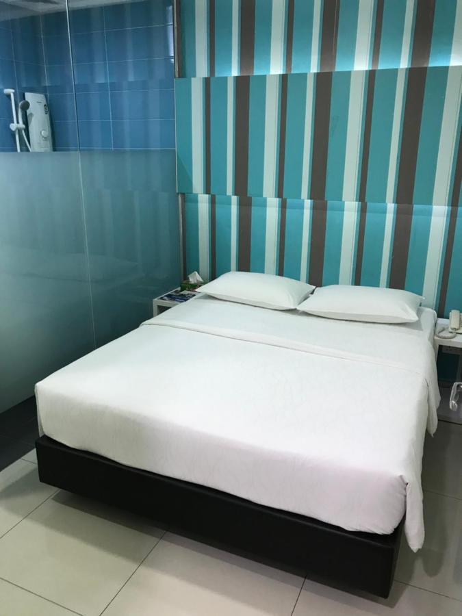 Goody Hotel Johor Bahru Buitenkant foto