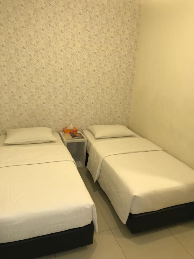 Goody Hotel Johor Bahru Buitenkant foto