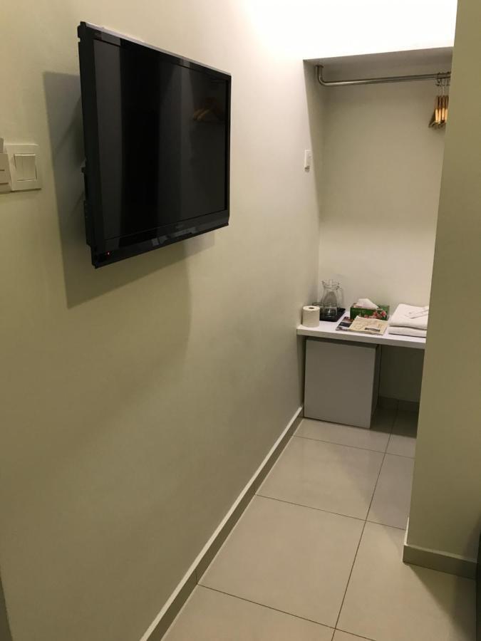Goody Hotel Johor Bahru Buitenkant foto